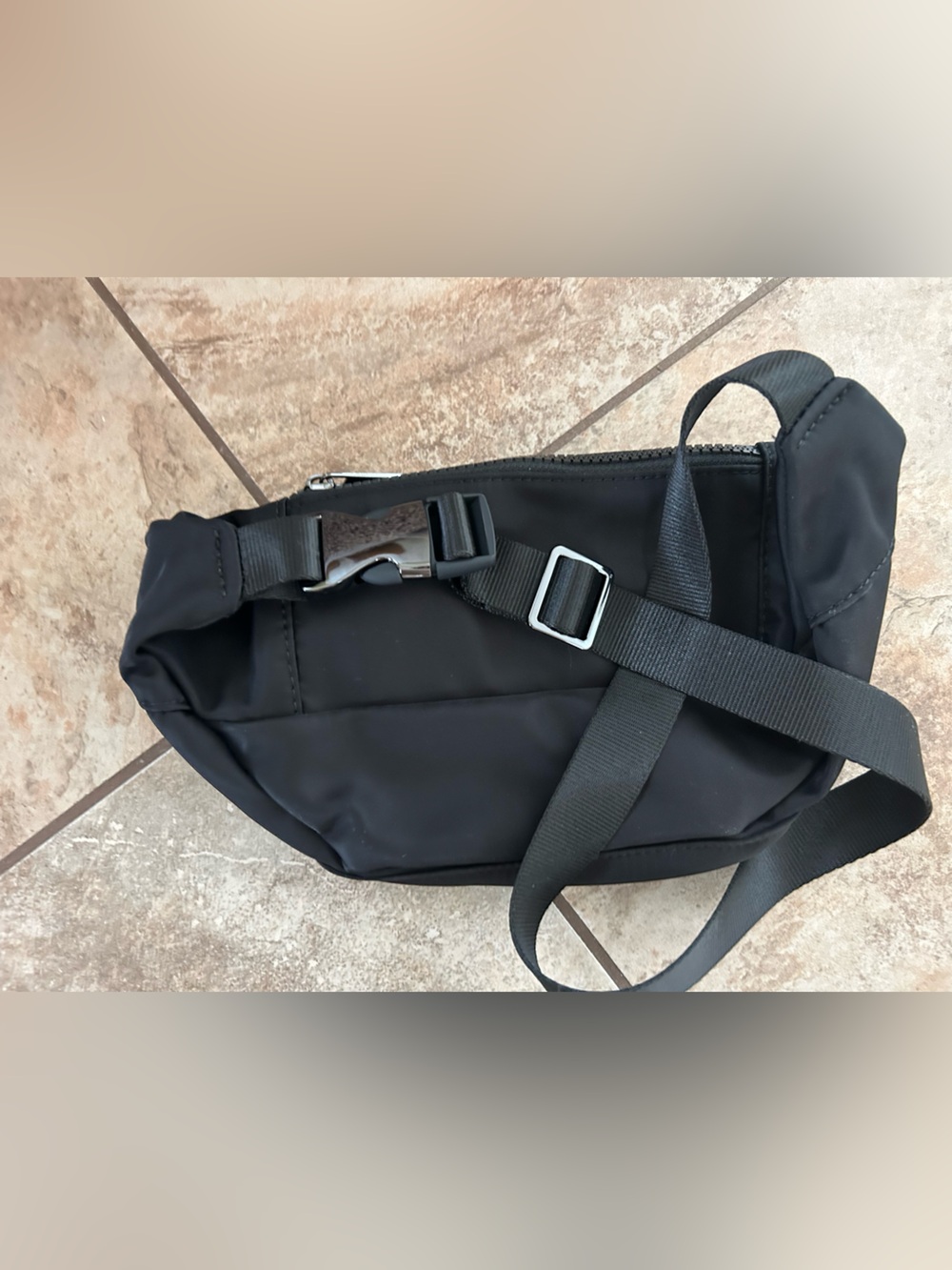 Alo crossbody belt Bag - Picture 2 of 2